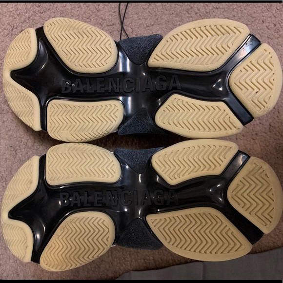 NWT Balenciaga Triple S Sneakers - Picture 3 of 8
